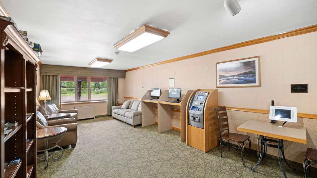Clarion Hotel & Suites Fairbanks near Ft. Wainwright - photo 4