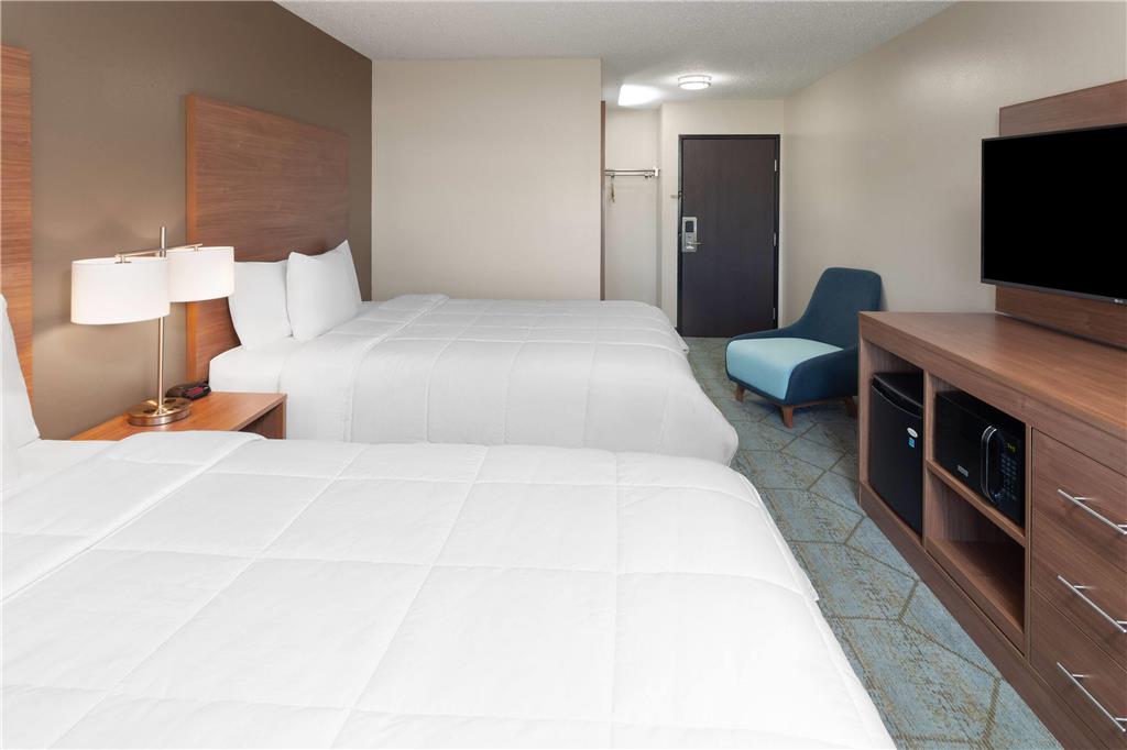 Baymont by Wyndham Oshkosh Airport - photo 19