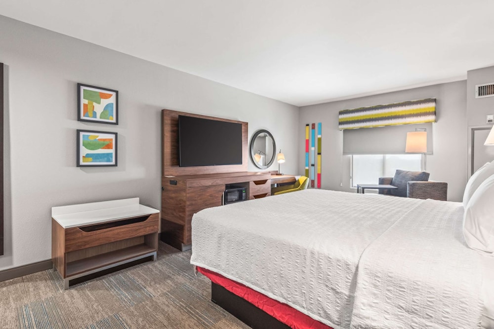 Hampton Inn Columbus North - photo 10
