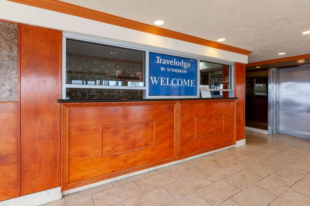 Travelodge by Wyndham Cleveland Airport - photo 5
