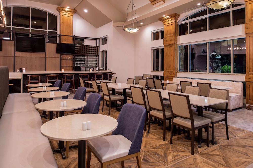 Hilton Garden Inn Bend - photo 74
