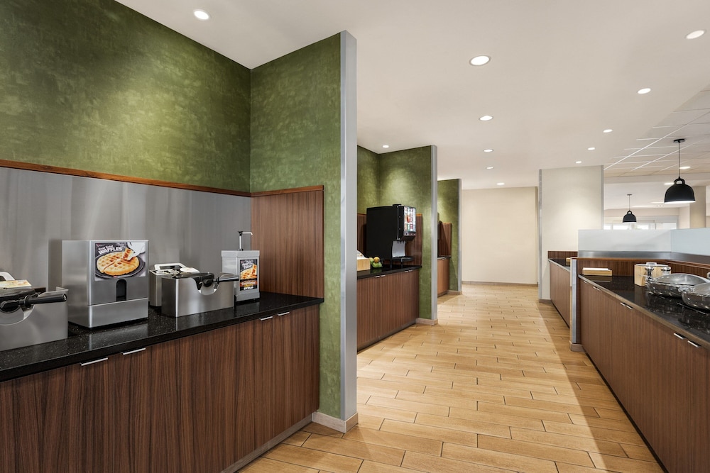 Fairfield Inn & Suites Hershey Chocolate Avenue - photo 37