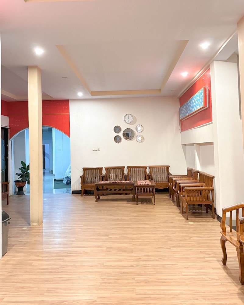 Utama Hotel — hotel in Lasusua