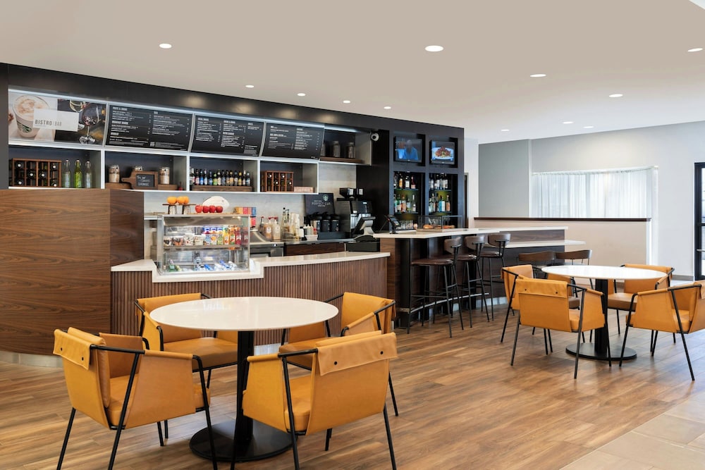 Courtyard by Marriott Cleveland Beachwood - photo 20