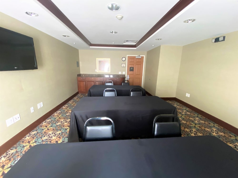 Staybridge Suites Great Falls by IHG - photo 106