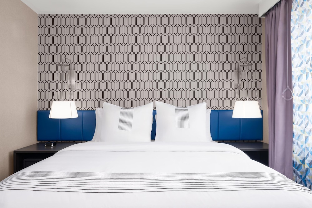 GLō Best Western Bronx NYC - photo 20