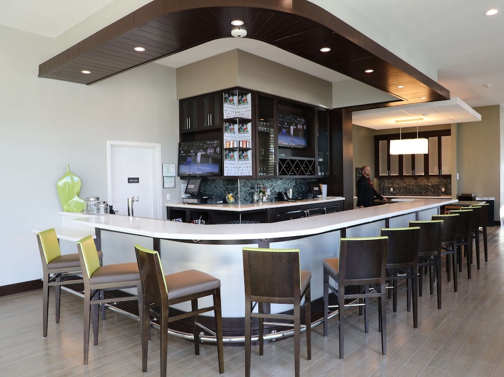 Hilton Garden Inn Austin Airport - photo 32