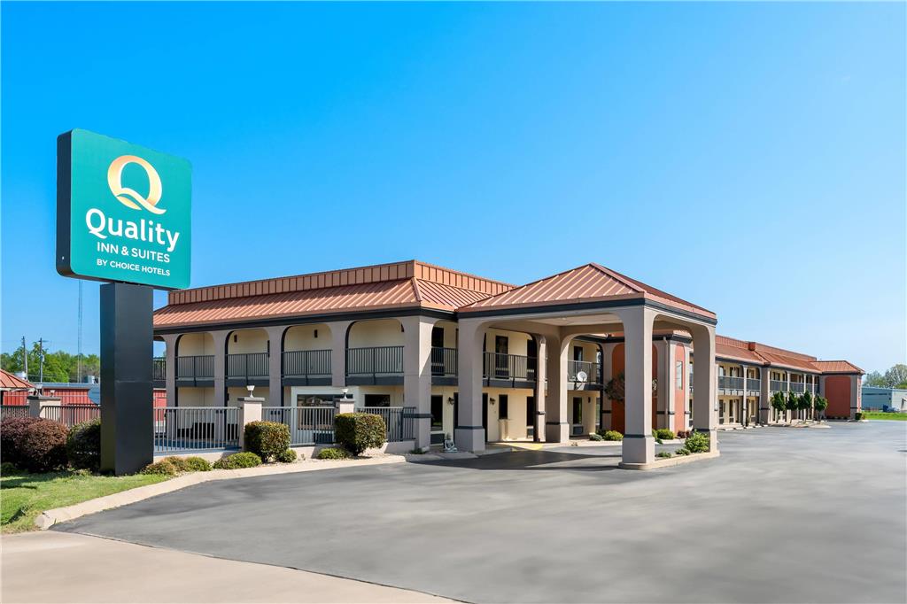 Quality Inn & Suites - carbon neutral hotel in Dumas