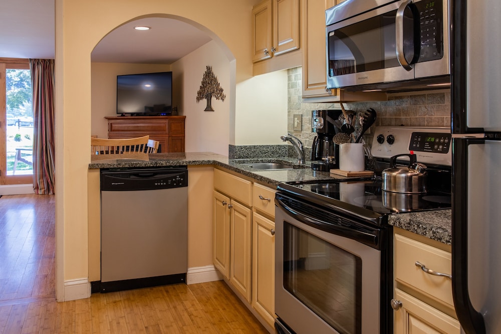 Smugglers' Notch Resort Private Suites - photo 48