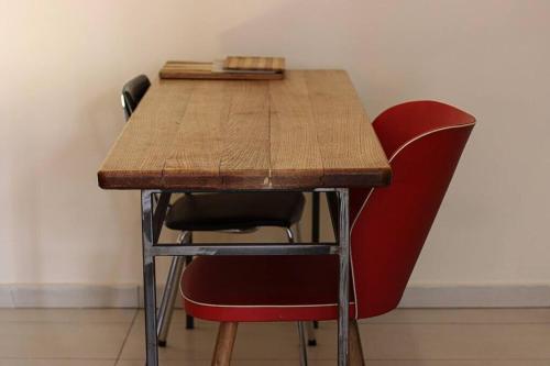 Vintage 2BR Apartment Managed By Wehost
