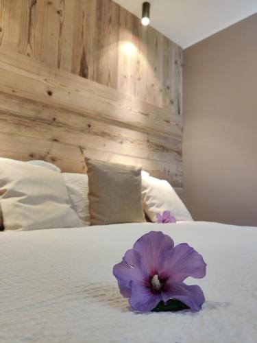 Au Fond du Bourg — 4-Star Luxury Hotel in Jovencan, Italy