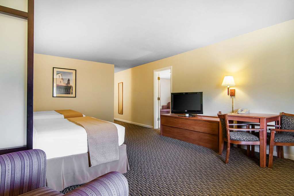 Quality Inn & Suites at Coos Bay - photo 17