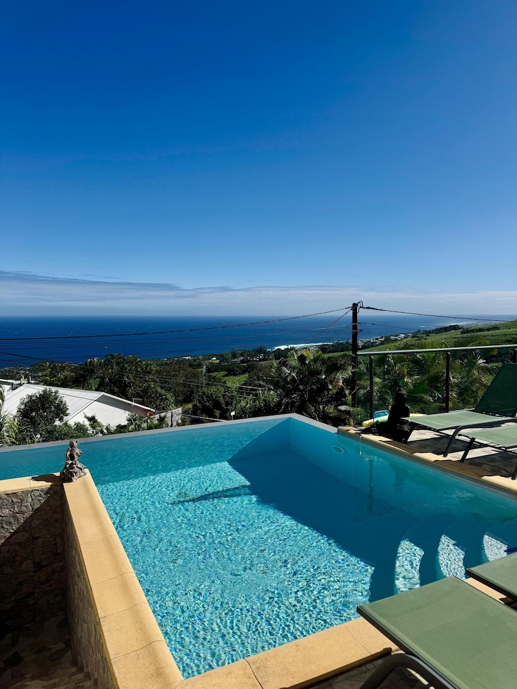 La Villa Des Oliviers chambres d hôtes — 4-Star Luxury Hotel in Petite-Ile, Réunion