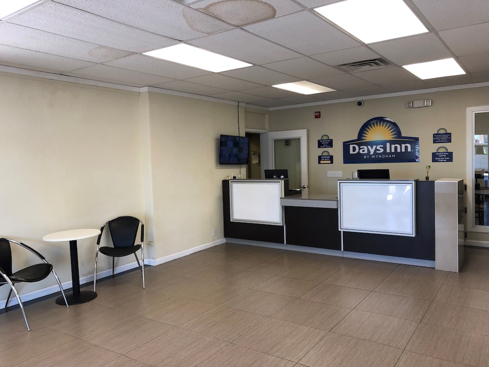 Days Inn by Wyndham Brawley - featured photo