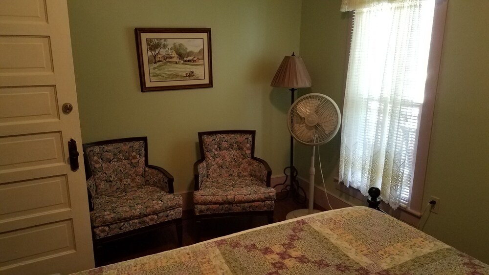 Ozark Country Inn - photo 20