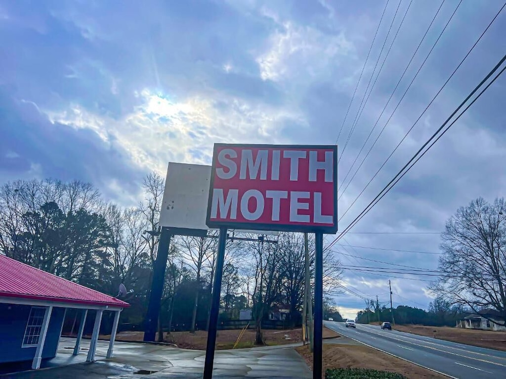Smith Motel - photo 13