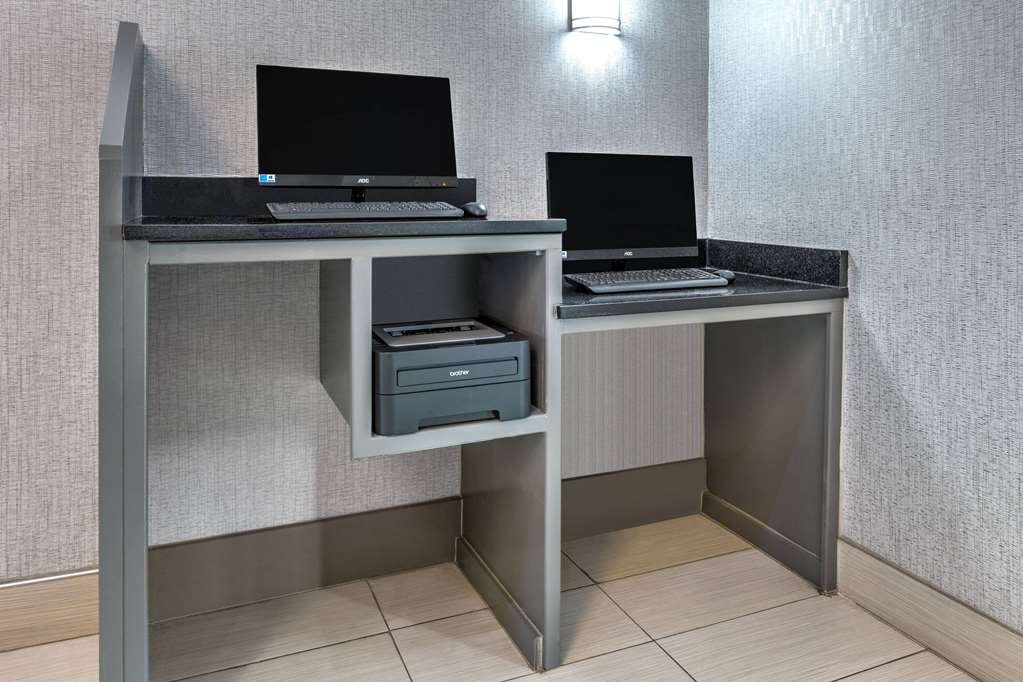 La Quinta Inn & Suites by Wyndham Weatherford - photo 8