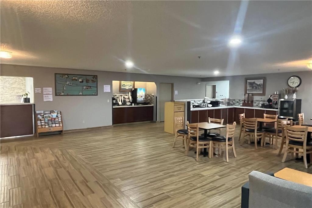 Days Inn & Suites by Wyndham Williamsburg IA North - photo 24