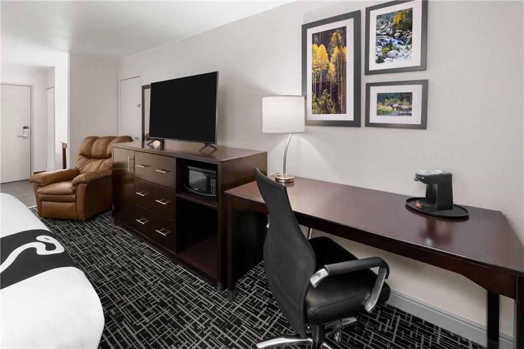 La Quinta Inn by Wyndham Fort Collins - photo 12