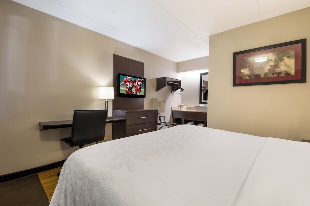 Red Roof Inn PLUS Nashville Airport - photo 24