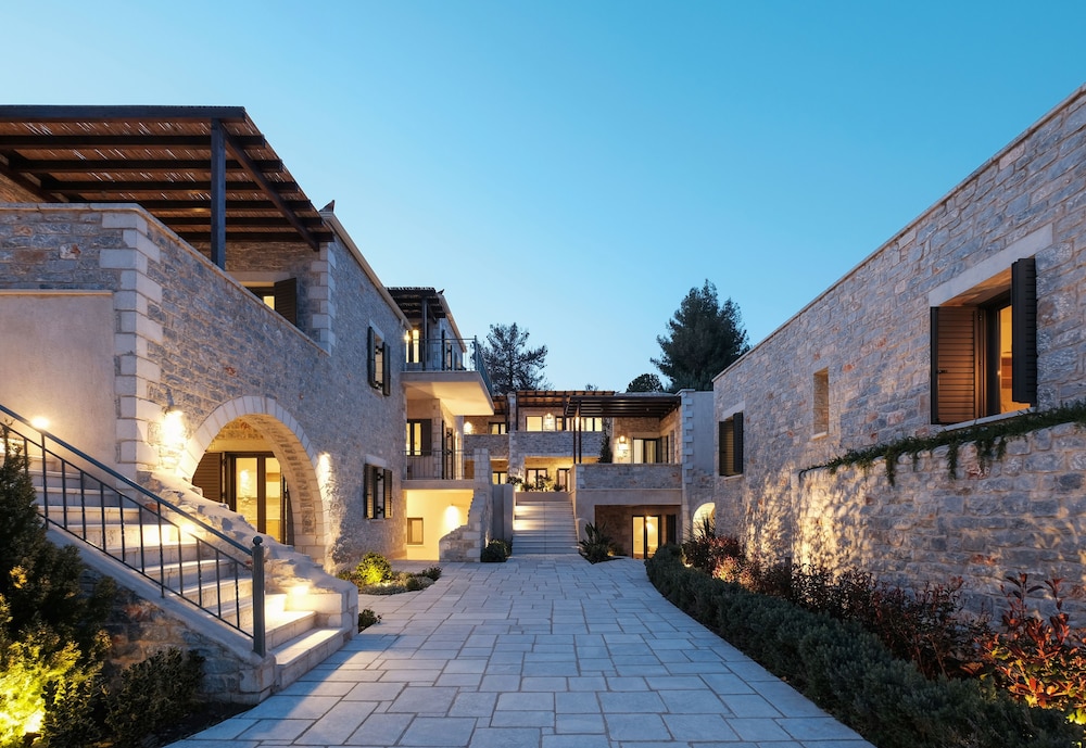 Margo Beach Hotel — 4-Star Luxury Hotel in Gytheio, Greece