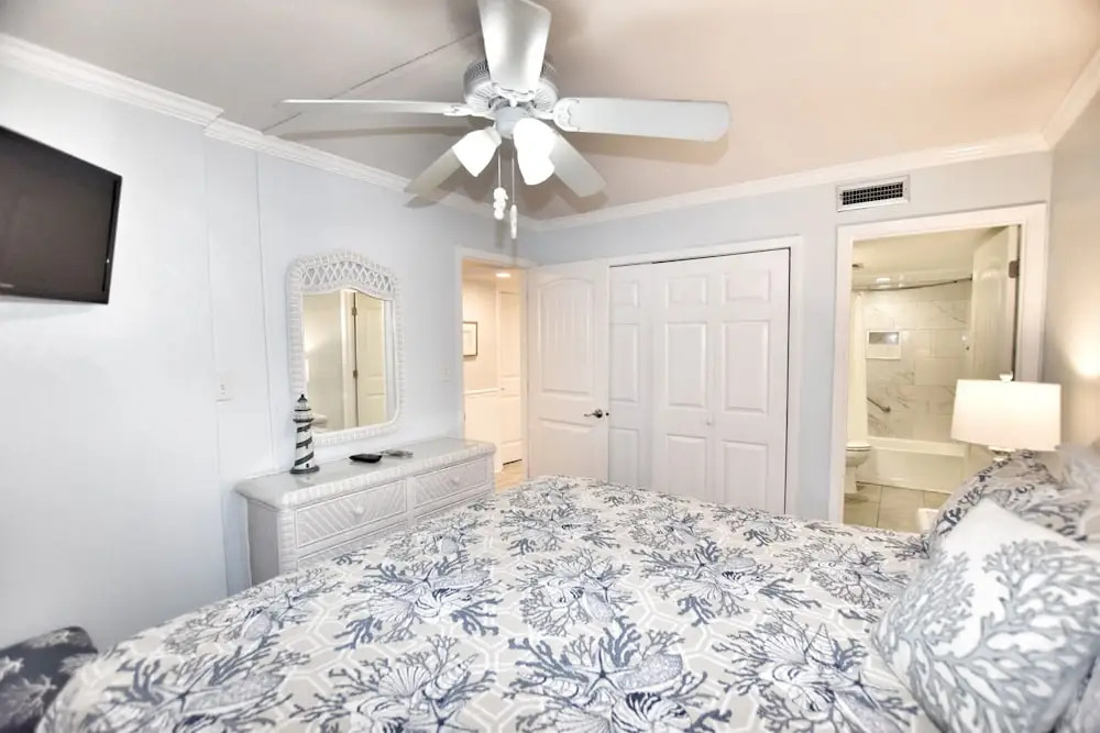 0702 Waters Edge Resort 2 Bedroom Condo by RedAwning - photo 2