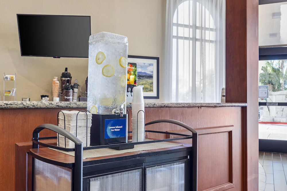 Comfort Inn & Suites Rocklin Roseville - photo 2
