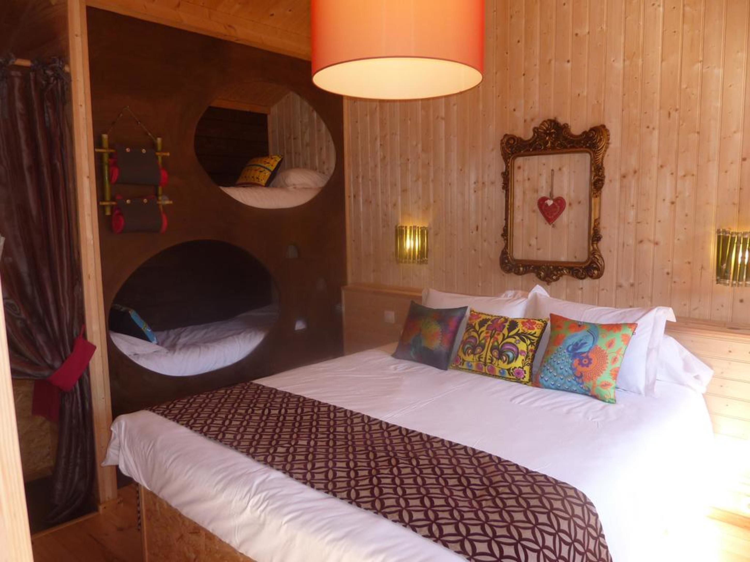 Le Bassin Du Tertre — 4-Star Luxury Hotel in Fronsac, France