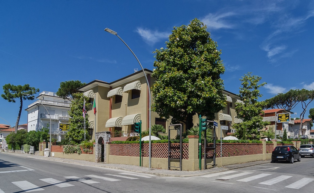 Giardino - carbon neutral hotel in Camaiore