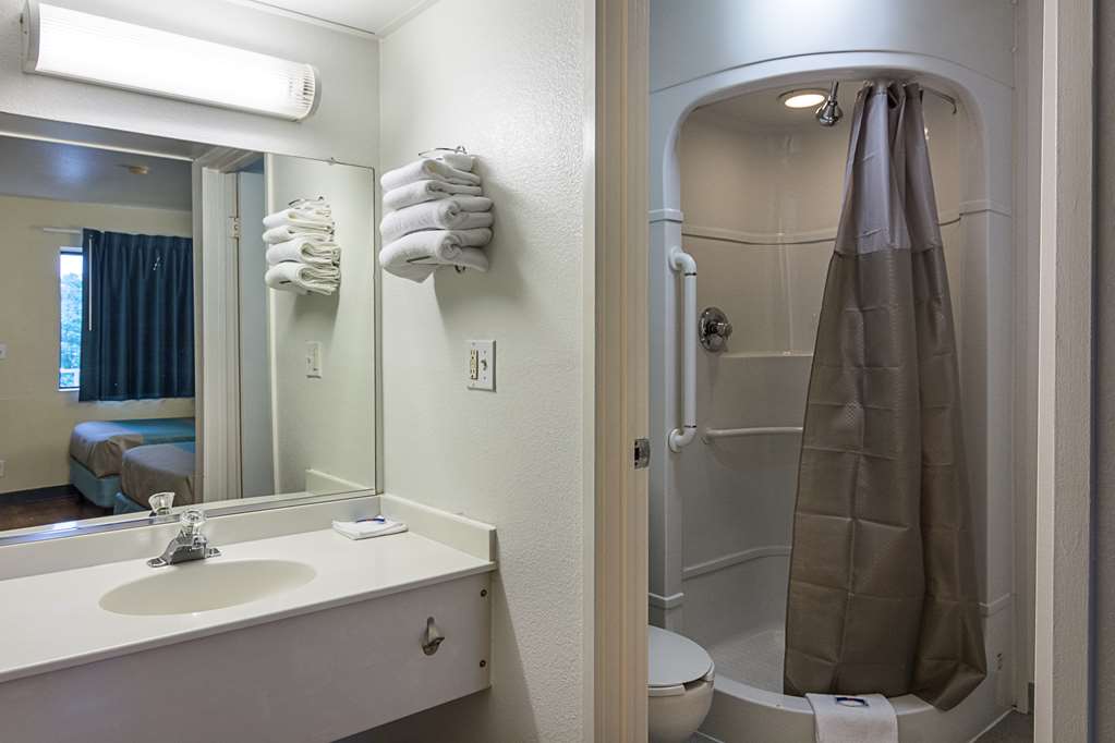 Motel 6 Fredericksburg VA North - photo 18