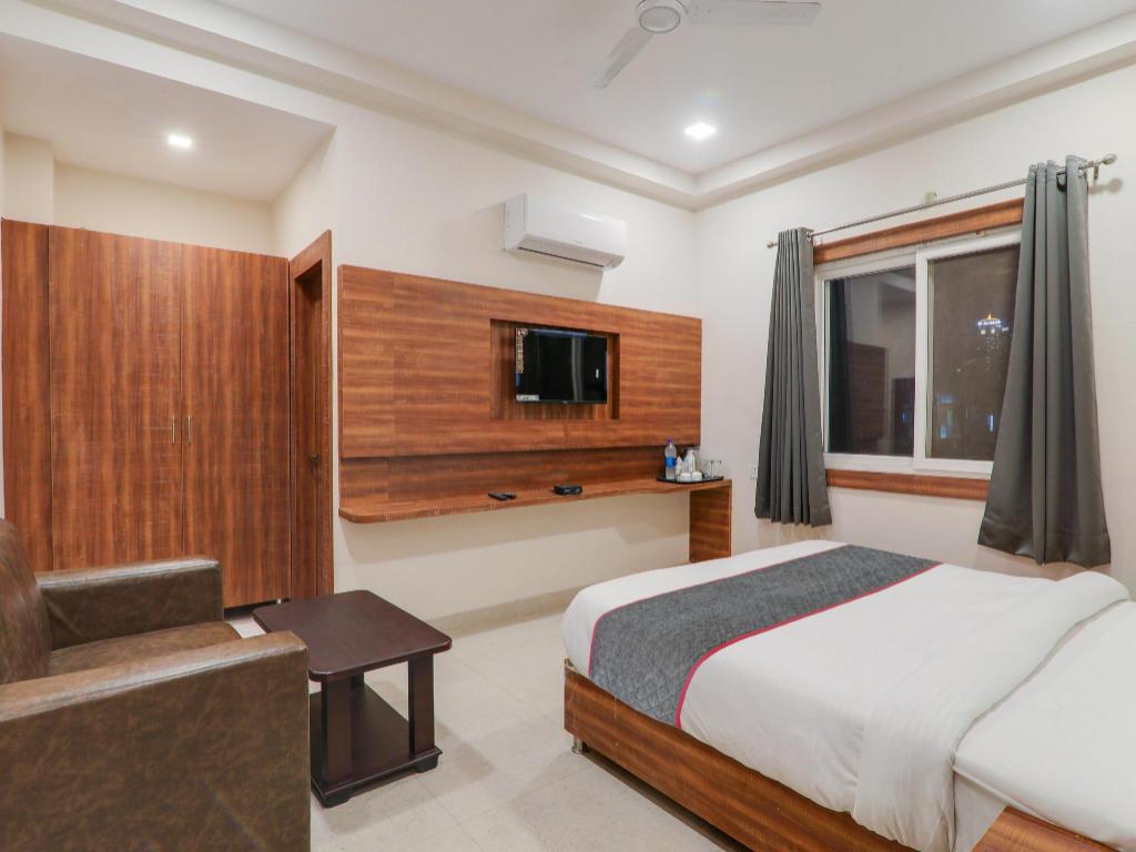 Townhouse 423 Amaraa Hotel Near Phoenix Palassio in Lucknow, India