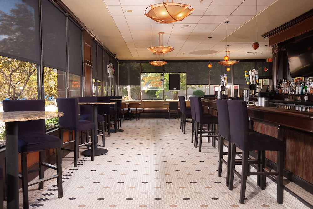 DoubleTree by Hilton Hotel Cleveland Downtown Lakeside - photo 29