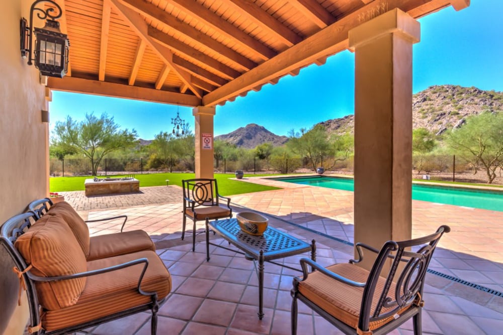 La Casa Que Canta — 4-Star Luxury Hotel in Phoenix, United States