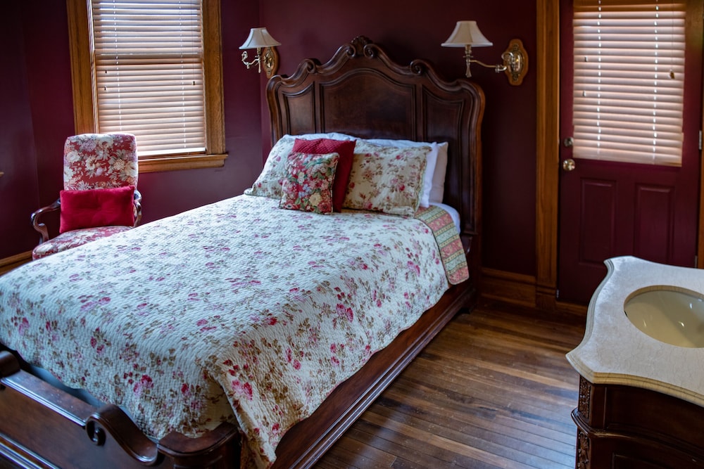 Elk River Hotel & Cafe - photo 25