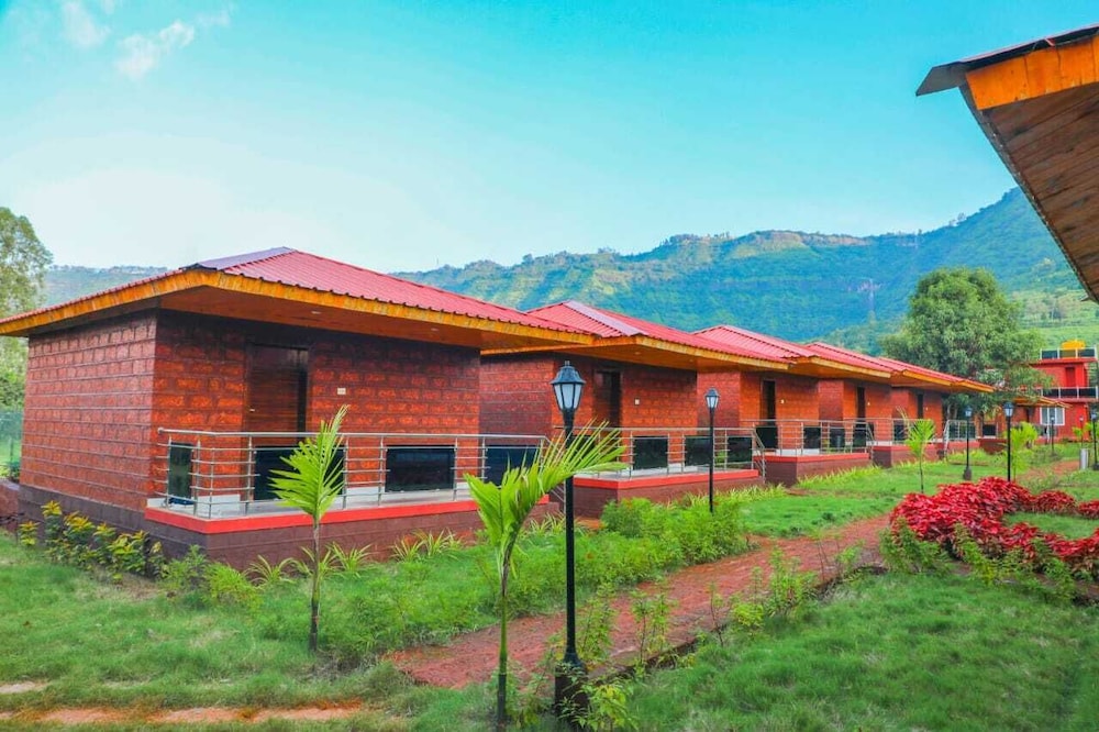 The Redstone Resort - carbon neutral hotel in Wai