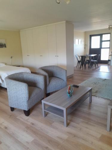 Luxury Studio sleeps up to 3 adults Sunset Beach
