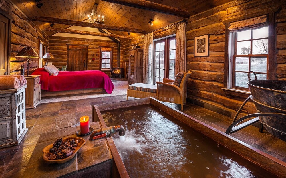 Dunton Hot Springs - carbon neutral hotel in Arlington Heights