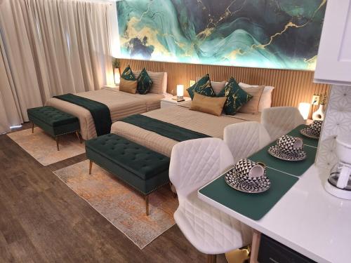 Emerald Luxe Lakeview 6 min to EPIC Universe — 4-Star Luxury Hotel in Orlando, United States