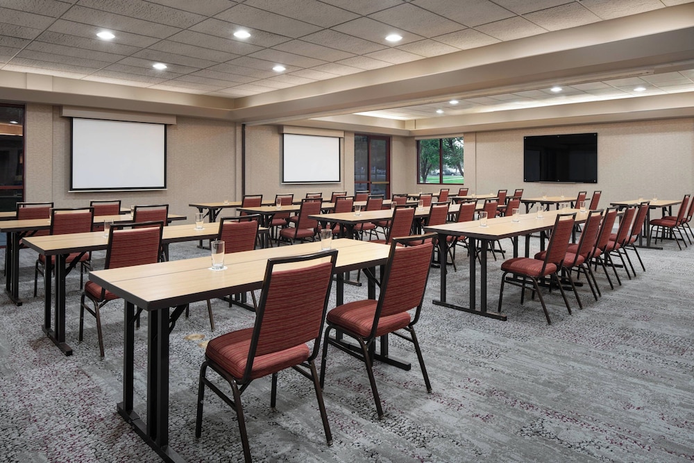 Courtyard by Marriott Denver Airport - photo 40