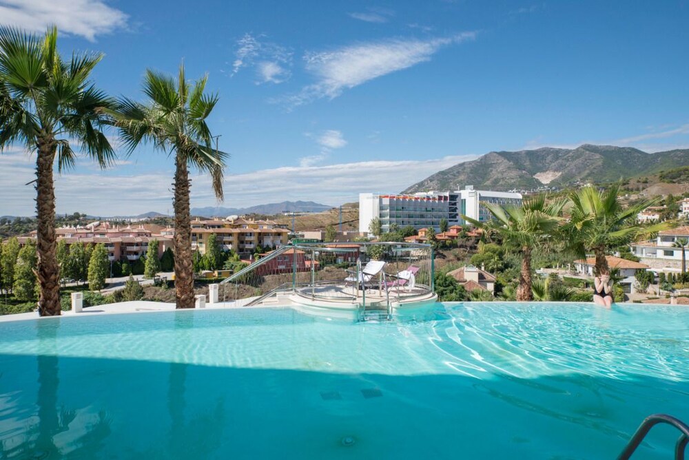 MalagaSuite Luxury Resort Higueron Apartment — carbon neutral stay, Benalmadena