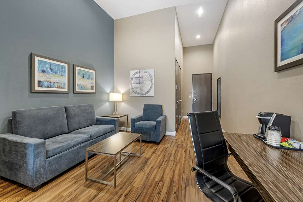 Best Western Plus Pflugerville - photo 40