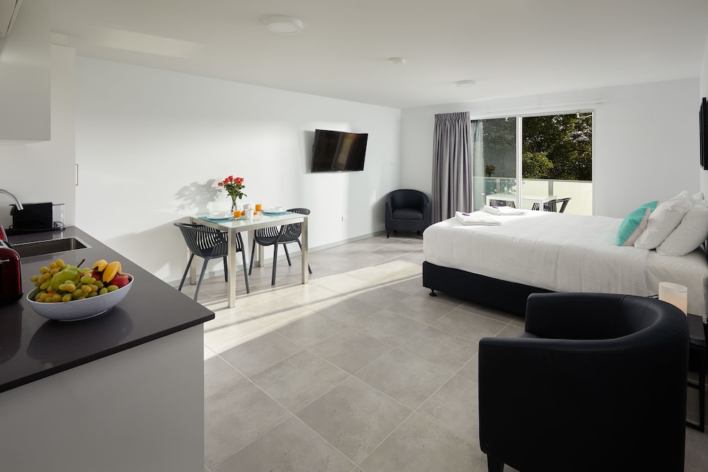 East Maitland Executive Apartments — 4-Star Luxury Hotel in Maitland, Australia