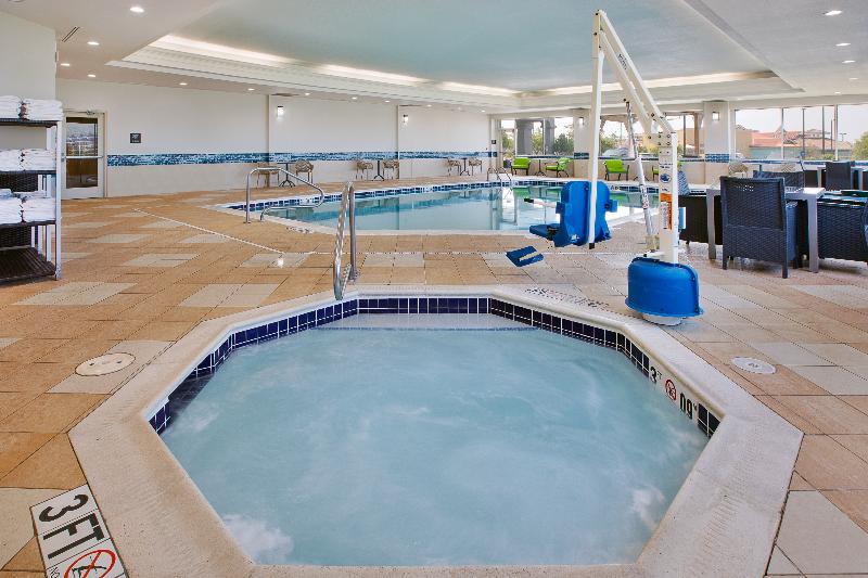 Hampton Inn & Suites Cleveland Beachwood - photo 38