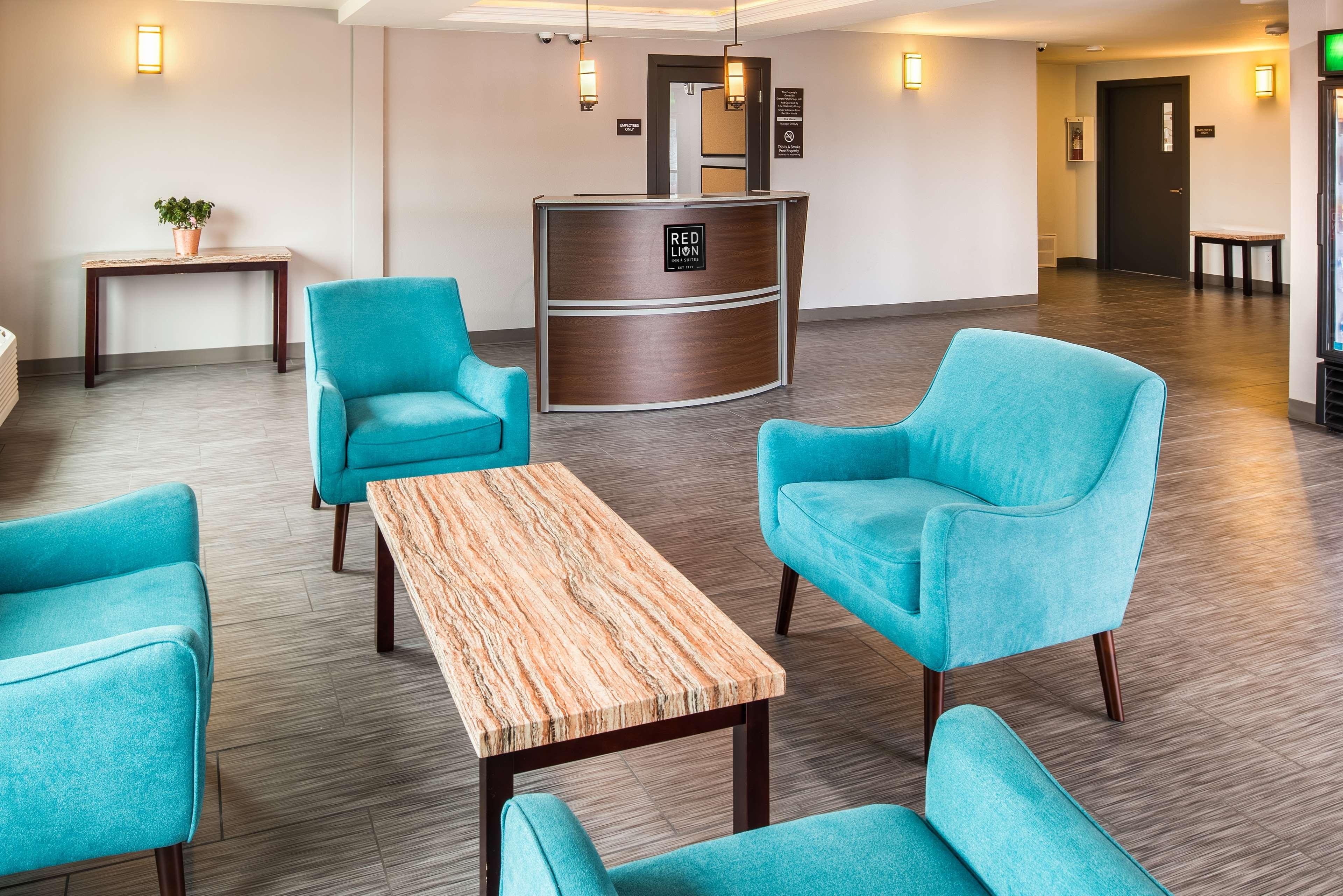 Red Lion Inn & Suites Everett - photo 18