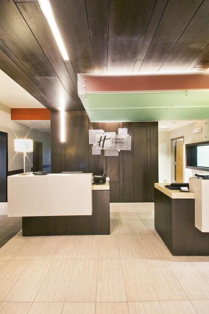 Holiday Inn Express & Suites Hot Springs by IHG - photo 3