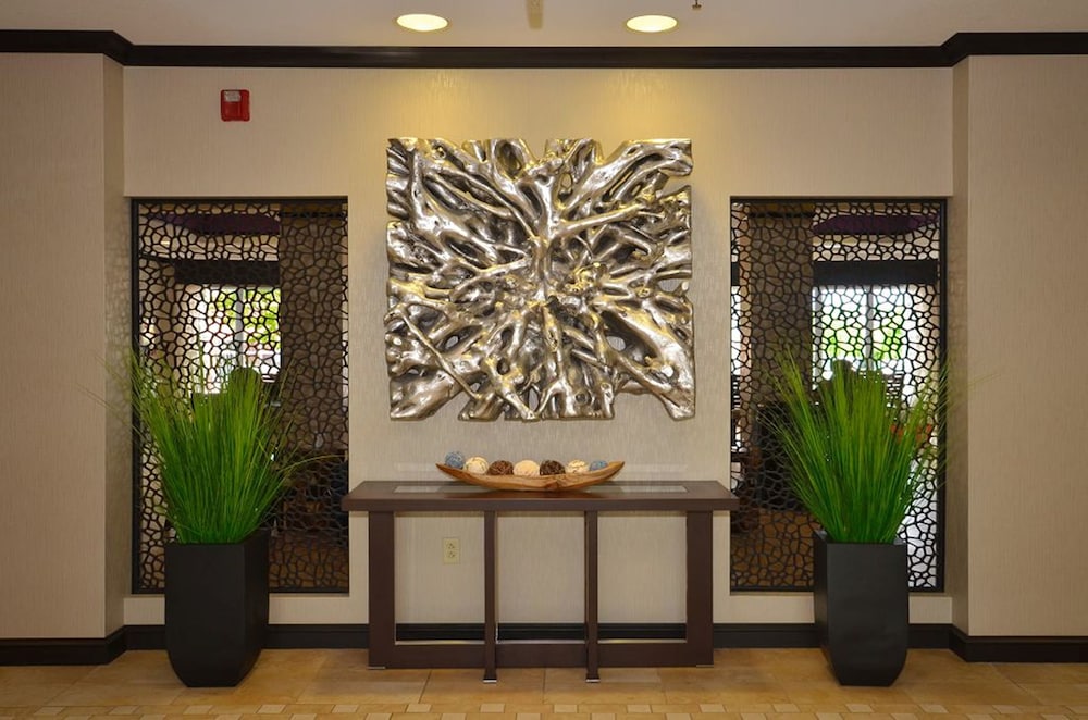 Holiday Inn Express & Suites Farmington by IHG - photo 49