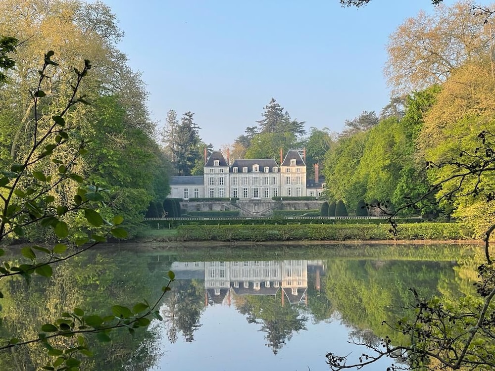 Château du Rondon — 4-Star Luxury Hotel in Olivet, France