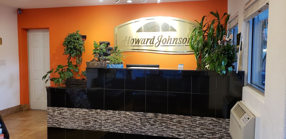 Howard Johnson by Wyndham Flagstaff University West - photo 4
