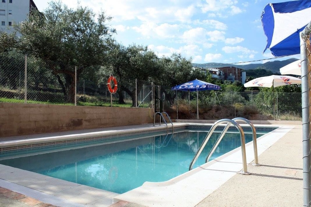 Campamento Los Tres Picos de La Vera — hotel in Aldeanueva De La Vera