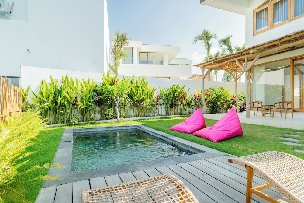 Gigi Sun Villa by Betterplace — 4-Star Luxury Hotel in Canggu, Indonesia